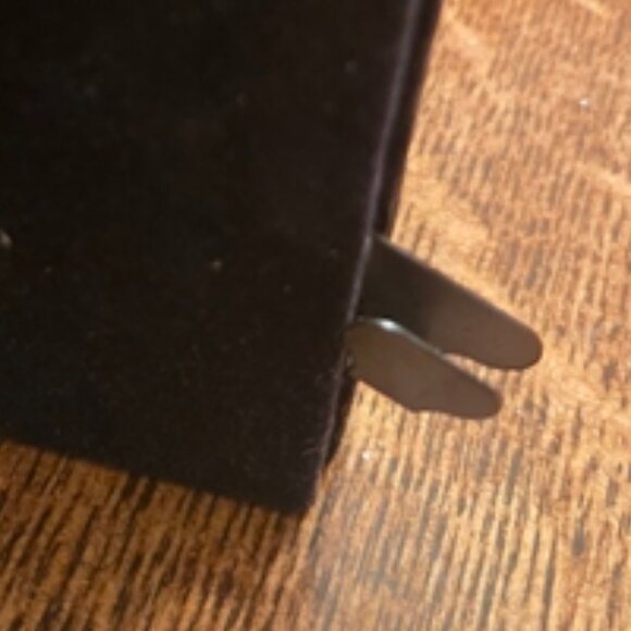 Vintage Fetco 4 1/2" x 6" Gold Metal Photo Tabletop Picture Frame - Picture 6 of 7